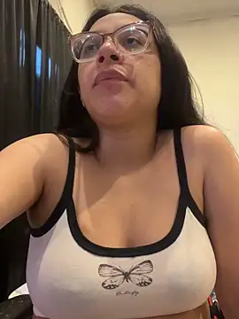 Snapshot of Ninnfa chatting on 10/30/25, 09:37 Ninnfa online show from 10/30/25, 09:37