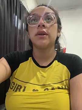 Snapshot of Ninnfa chatting on 11/11/25, 05:13 Ninnfa online show from 11/11/25, 05:13