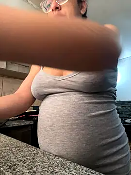 Snapshot of Ninnfa chatting on 11/14/25, 03:44 Ninnfa online show from 11/14/25, 03:44