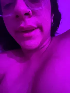 Snapshot of Ninnfa chatting on 11/23/25, 09:14 Ninnfa online show from 11/23/25, 09:14