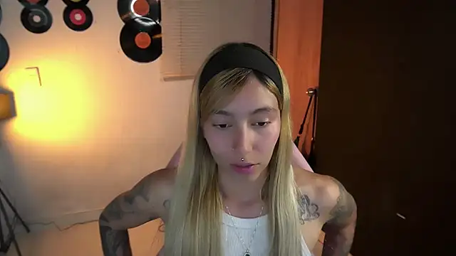 Saucy Jenn online show from 04/26/26, 04:21