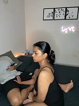 Snapshot of Guessmyjoy chatting on 11/25/25, 01:27 Guessmyjoy online show from 11/25/25, 01:27