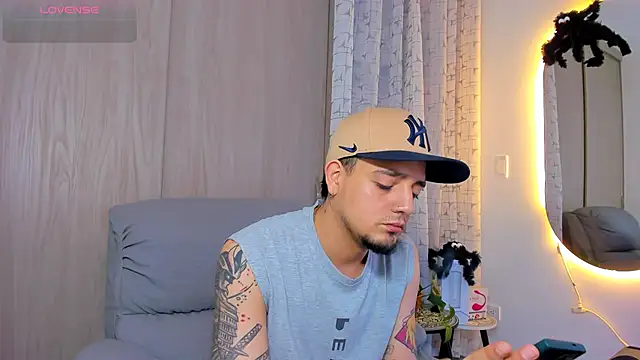 alejandro calderon1 online show from 10/22/25, 03:29