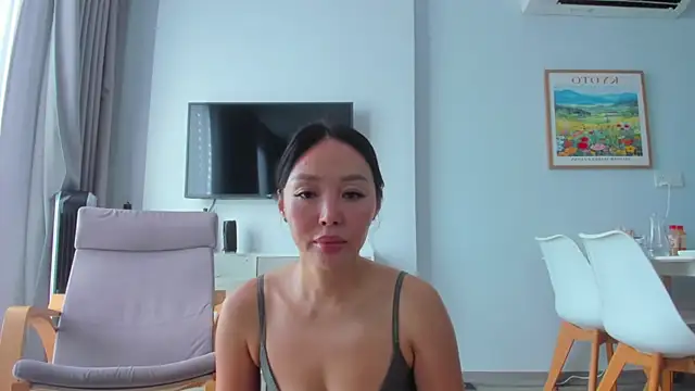 Snapshot of keiko_hot chatting on 12/01/25, 01:43 keiko hot online show from 12/01/25, 01:43