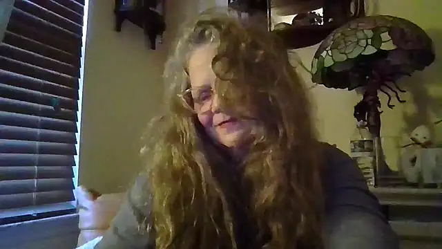 Snapshot of DestineeLoverGirl chatting on 11/02/25, 12:40 DestineeLoverGirl online show from 11/02/25, 12:40