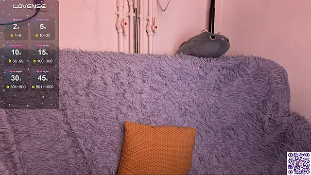 Chanel Gill online show from 10/28/25, 10:34