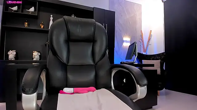 Snapshot of JennaOlsonX chatting on 01/18/25, 09:34 JennaOlsonX online show from 01/18/25, 09:34