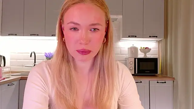 Snapshot of Veronika_Mitchel chatting on 03/31/26, 04:07 Veronika Mitchel online show from 03/31/26, 04:07