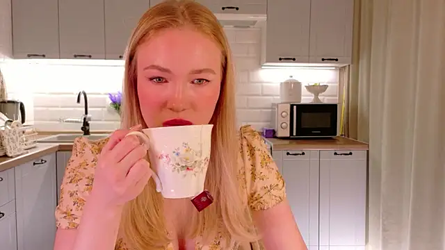 Snapshot of Veronika_Mitchel chatting on 04/07/26, 04:18 Veronika Mitchel online show from 04/07/26, 04:18