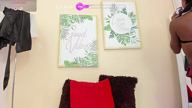 Snapshot of pameela_brown chatting on 10/16/25, 10:33 pameela brown online show from 10/16/25, 10:33