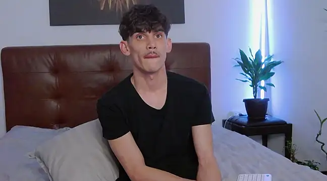 Snapshot of DanielCrush1 chatting on 02/13/25, 03:14 DanielCrush1 online show from 02/13/25, 03:14