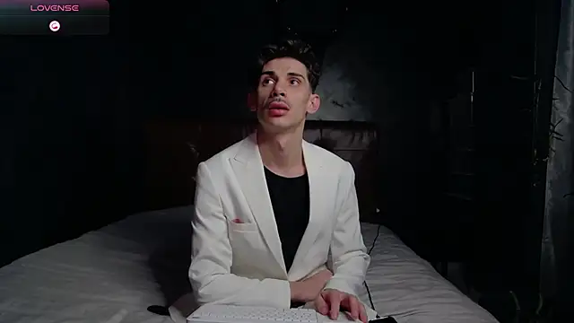 DanielCrush1 online show from 11/26/25, 04:30