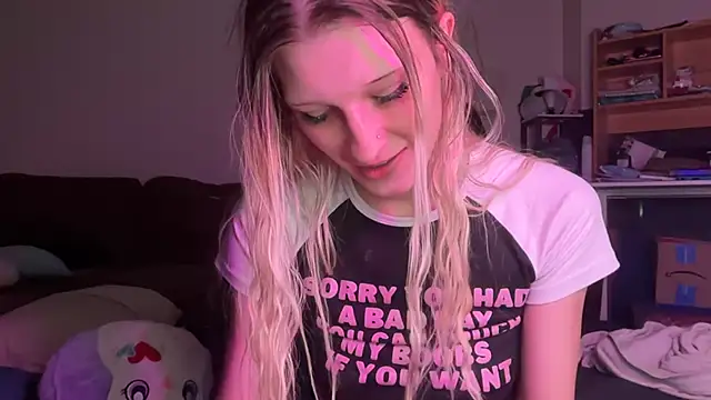 Snapshot of kittyxexx chatting on 06/26/26, 02:49 kittyxexx online show from 06/26/26, 02:49