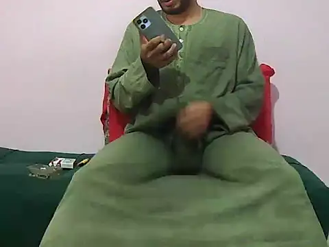 Snapshot of foxsanSs chatting on 01/19/26, 12:03 foxsanSs online show from 01/19/26, 12:03