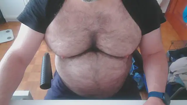 mikeyhotbear online show from 05/25/26, 05:46