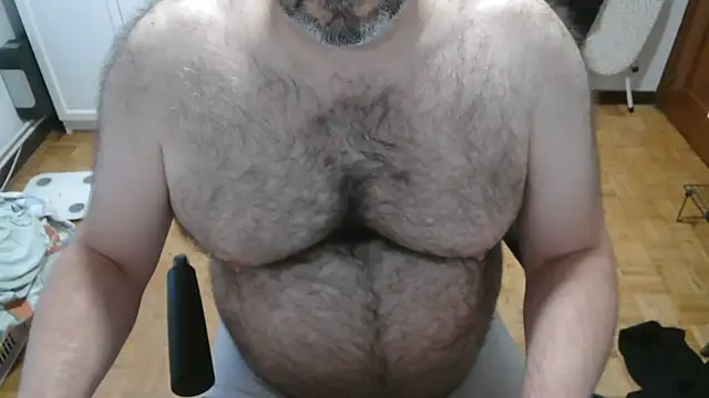 mikeyhotbear online show from 06/16/26, 05:21