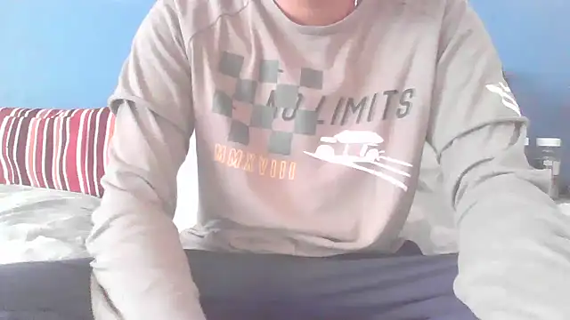 Snapshot of Elixire1 chatting on 03/02/25, 10:35 Elixire1 online show from 03/02/25, 10:35