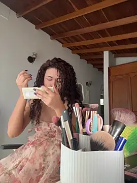 GabriSaenz online show from 05/11/26, 01:06