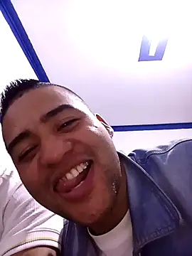 Snapshot of EISONREINA11 chatting on 09/26/25, 10:08 EISONREINA11 online show from 09/26/25, 10:08