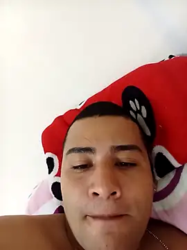 Snapshot of EISONREINA11 chatting on 10/14/25, 01:17 EISONREINA11 online show from 10/14/25, 01:17