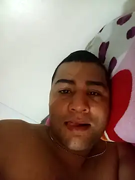 Snapshot of EISONREINA11 chatting on 10/18/25, 11:11 EISONREINA11 online show from 10/18/25, 11:11