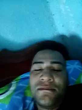 Snapshot of EISONREINA11 chatting on 11/04/25, 01:10 EISONREINA11 online show from 11/04/25, 01:10