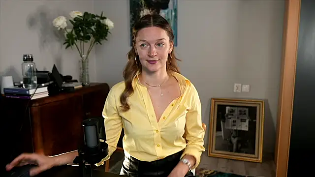 Snapshot of Special___ chatting on 12/22/24, 08:58 Special    online show from 12/22/24, 08:58