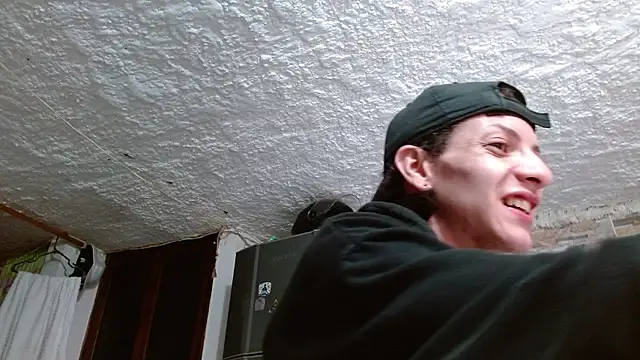 Snapshot of omar_alurba chatting on 01/14/26, 09:42 omar alurba online show from 01/14/26, 09:42