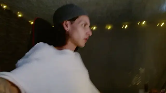 Snapshot of omar_alurba chatting on 03/24/26, 06:46 omar alurba online show from 03/24/26, 06:46