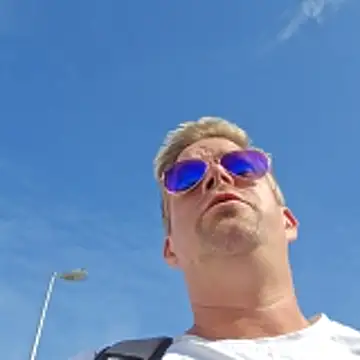 Snapshot of Trucker_Hunter chatting on 10/27/25, 04:00 Trucker Hunter online show from 10/27/25, 04:00