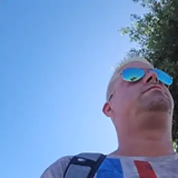 Snapshot of Trucker_Hunter chatting on 01/09/26, 12:30 Trucker Hunter online show from 01/09/26, 12:30