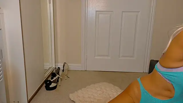 Tinkerbell822 online show from 11/25/25, 09:09