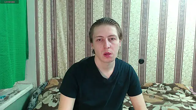 darienlarge online show from 10/22/25, 03:45