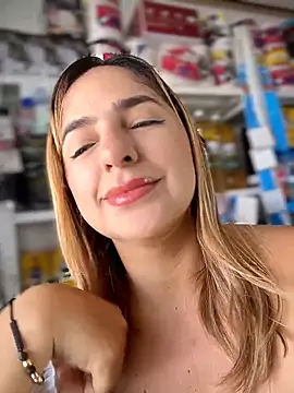 sammyqueenx21 online show from 12/15/25, 01:37