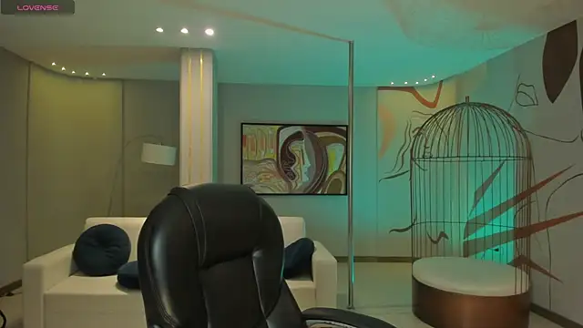 Snapshot of ErikaBenz_ chatting on 10/27/25, 12:20 ErikaBenz online show from 10/27/25, 12:20