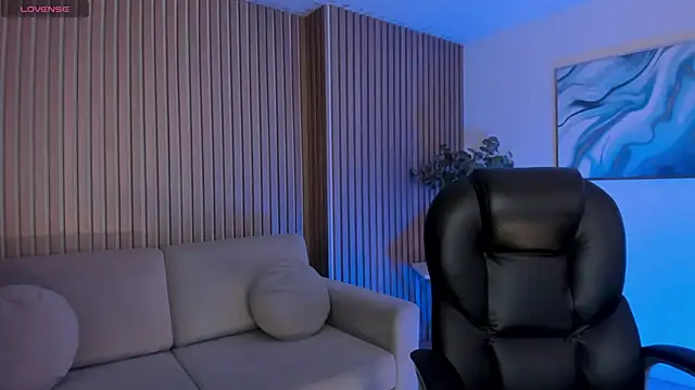 Snapshot of ErikaBenz_ chatting on 12/04/25, 04:22 ErikaBenz online show from 12/04/25, 04:22