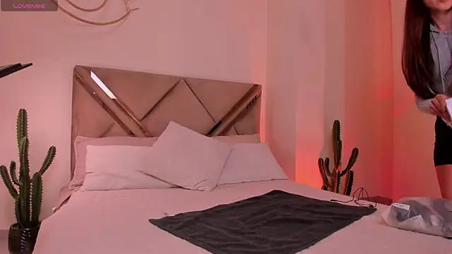 ErikaBenz  online show from 03/18/26, 12:19