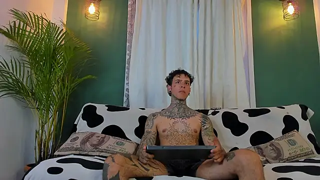 Snapshot of Aron_ford chatting on 03/07/26, 10:29 Aron ford online show from 03/07/26, 10:29