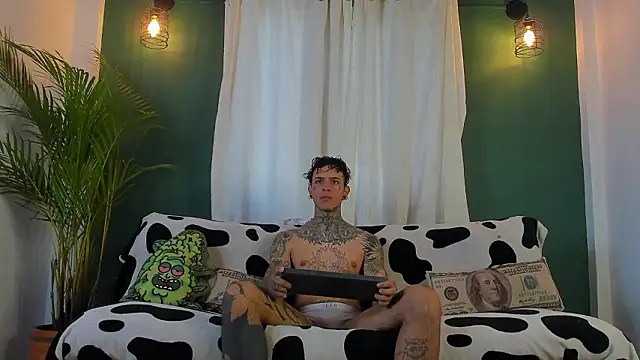 Snapshot of Aron_ford chatting on 03/09/26, 03:05 Aron ford online show from 03/09/26, 03:05