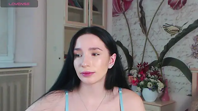 Snapshot of AliciaBow chatting on 02/02/25, 05:04 AliciaBow online show from 02/02/25, 05:04