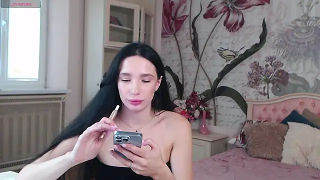 Snapshot of AliciaBow chatting on 09/08/25, 02:27 AliciaBow online show from 09/08/25, 02:27