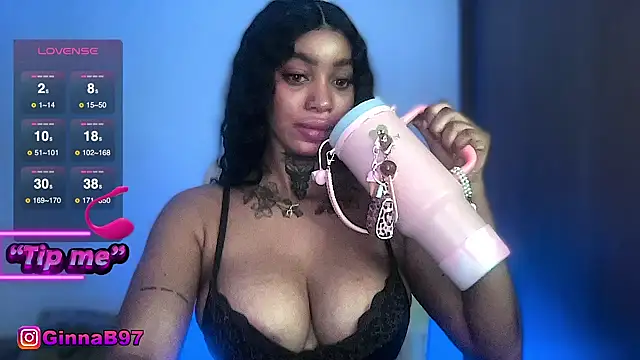 Snapshot of GinnaBolton chatting on 10/05/25, 01:04 GinnaBolton online show from 10/05/25, 01:04