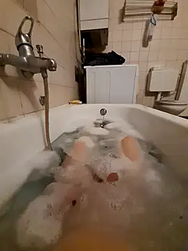 Snapshot of toeloverlive chatting on 12/04/24, 06:17 toeloverlive online show from 12/04/24, 06:17