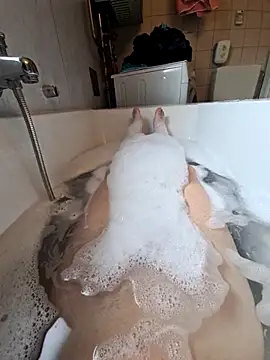 Snapshot of toeloverlive chatting on 09/23/25, 11:35 toeloverlive online show from 09/23/25, 11:35