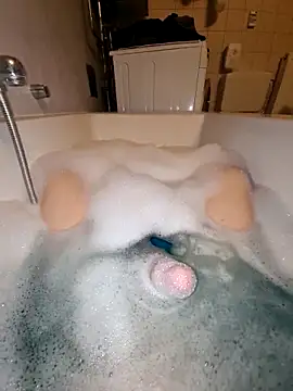 Snapshot of toeloverlive chatting on 11/25/25, 07:36 toeloverlive online show from 11/25/25, 07:36