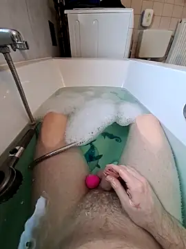 Snapshot of toeloverlive chatting on 02/16/26, 08:32 toeloverlive online show from 02/16/26, 08:32