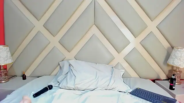 Snapshot of SSCARLETH_ chatting on 12/12/24, 02:22 SSCARLETH  online show from 12/12/24, 02:22