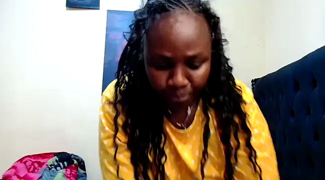 Snapshot of Toomuchbooty33 chatting on 02/01/25, 12:47 Toomuchbooty33 online show from 02/01/25, 12:47