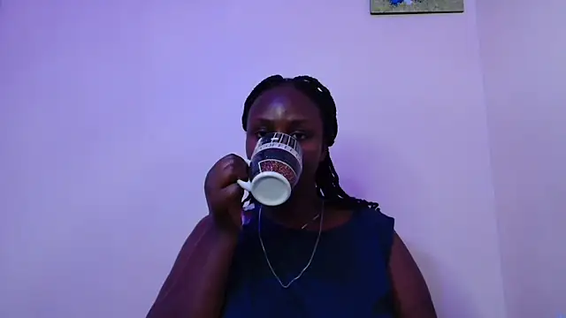 Snapshot of Toomuchbooty33 chatting on 09/19/25, 10:16 Toomuchbooty33 online show from 09/19/25, 10:16