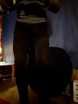 Snapshot of PassiveStute25 chatting on 01/13/25, 08:04 PassiveStute25 online show from 01/13/25, 08:04